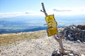 Vývesné štíty na vrchole hory Ostrva vo Vysokých Tatrách