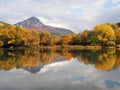 Sip kopec a rieka Váh na jeseň