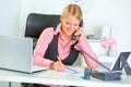 Smiling business woman talking phone Royalty Free Stock Photo