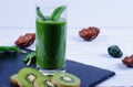 Smoothie kiwi and spinach