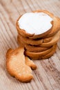 Snack crackers with cream cheese