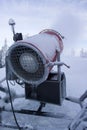 Snowmaking device