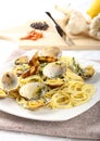 Spaghetti with fresh clams, garlic and parsley Royalty Free Stock Photo