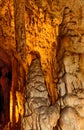 Tvoriace sa stalaktity a stalagmity