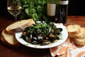 steamed mussels in white wine and garlic sauce