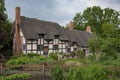 Anne Hathaway`s William Shakespeare`s wife famous thatched cottage and garden at Shottery, just outside Stratford upon Avon, En Royalty Free Stock Photo
