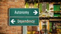 Street Sign Autonomy versus Dependency