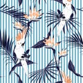 Summer tropical jungle leaves with white macaw bird saemless pat