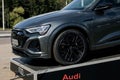 supercar Audi Q8 e-tron