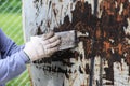 Surface preparation by trowel for remove old paint