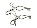 Surgical retractor