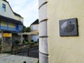 The symbol of the shell on the facade of the house as a pointer for travelers