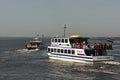 Toeristen op cruiseboot, Tourists on cruise boat
