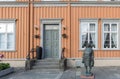 The Torgkona sculpture, known as The Old Woman at the Market, created by Tone Thiis Schjetne in 1980 in Trondheim