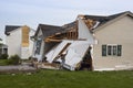 Tornádo búrka poškodenia dom zničený podľa vietor 