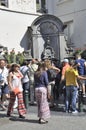 Tourists in front of the Manneken Pis