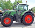 Tractor FENDT 718 Vario