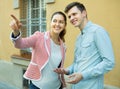 Traveller asking woman direction Royalty Free Stock Photo