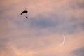 La lune et le parachutiste Royalty Free Stock Photo