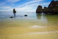 Una de las bonitas playas que tiene Lagos, Portugal.. One of the beautiful beaches that Lagos, Portugal has.