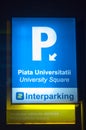 Universitate parking sign