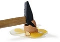 UOVO ROTTO CON IL MARTELLO Royalty Free Stock Photo