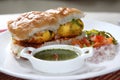 Vada pav, Potato dumpling with bread bun