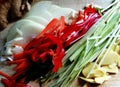 Verduras lavadas y cortadas para cocinar