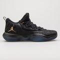 Nike Air Jordan Super Fly 2017 Low black and metallic gold sneaker