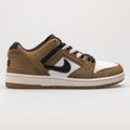 Nike SB Air Force 2 Low brown, black and white sneaker