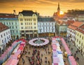 Pohľad na vianočný trh na Hlavnom námestí v Bratislave