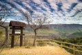 Vista panoramica de las montaÃÂ±as y el bosque