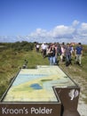 Vogelaars in duinen, Birders in dunes