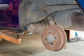 Vulcanizer, changes the tires on the car