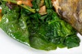 Warm spinach salad with leeks