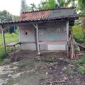 warung makan dan barang kebutuhan sehari hari tradisional di desa yang masih tutup, lokasi di tengah kebun