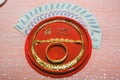 Wedding jewelry and money on the wedding day - Trang suc trong ngay ngay cuoi Vietnam Wedding jewelry includes bracelets, necklac