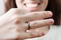 Wedding ring on women finger Royalty Free Stock Photo