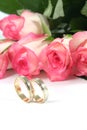 Snubné prstene a ruže 