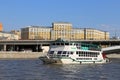 Wheeled cabin passenger ship