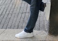 White tennis shoes are a basic that have transcended trends throughout history. To walk, to work or simply to be at home