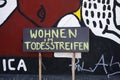 Wohnen im Todesstreifen (Living in the death strip)