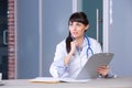 Woman Doctor chart Royalty Free Stock Photo