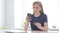 Woman Unable to make Online Payment on Smartphone