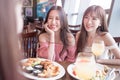 Women dine in restaurant Royalty Free Stock Photo