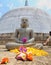 Anuradhapura, dagoba Ruvanvelisaya, Budha