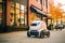 Delivery robot, autonomous delivery vehicle