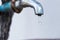 Dripping faucet. In water d\'times of crisis.