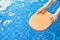 Foam board and hands in the middle of the pool, which is a niche for swimming practice