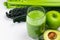 Glas av fresh green smoothie. Healthy green smoothie